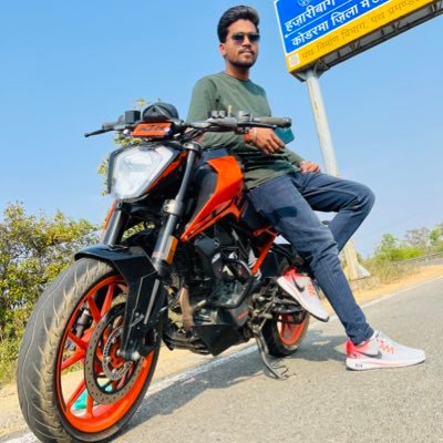 HaMeWhiHu11's profile picture. 🚸 Meri Maa Meri Duniyaa 🚸
