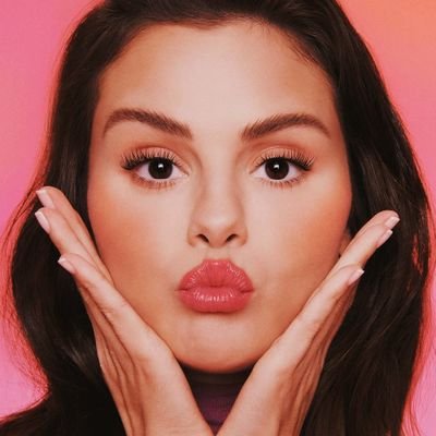 ⠀⠀⠀selena gomez archive of cropped videos and edits for ⠀⠀⠀pinned tweets⠀⠀✧