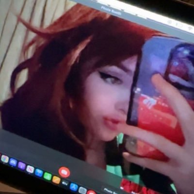 Come watch me tweet into the void and post cute cosplays ♡