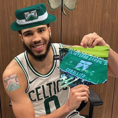 Tatum en el fondo no es de un equipo del Oeste... pero no de los Lakers, sino de Ferro.
Hablo de Ferro y Boston