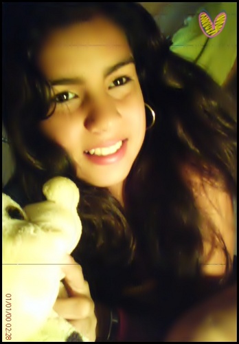 Deixa eu ti fazer Feliz num simples clique em ' follow ' ♥ 
 sou o amor da vida da @IngrideRdgs , e a mlk da @_Meninadomal u.u