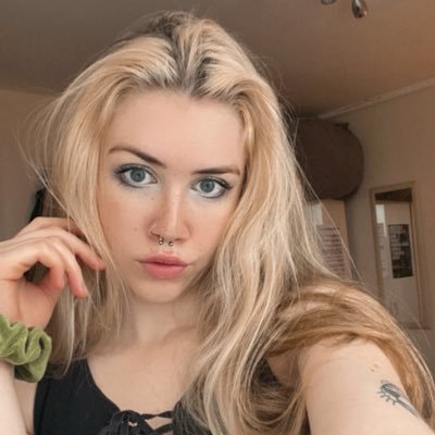 artist, cat lover 🌞♐️ insta ~ eleanormcleanstudio / eleanor__louise__ ♡