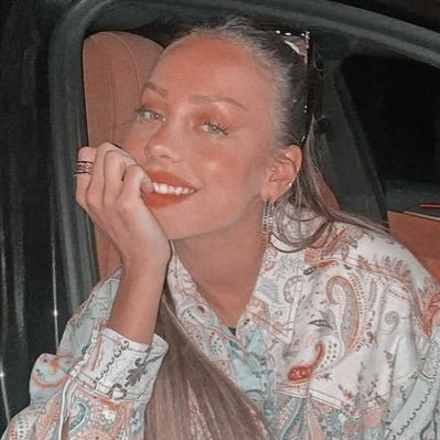 ▭▭▭ ❀ ⧽ ⧽ 𝗧𝗛𝗘 𝗚𝗢𝗟𝗗𝗘𝗡 𝗥𝗨𝗦𝗦𝗜𝗔𝗡 ⨟ # ⦃ party queen + vodka lover ⦄ “ hugging you is like touching the stars, sweetie. ” ˗ˋperfect chaos ˊ˗