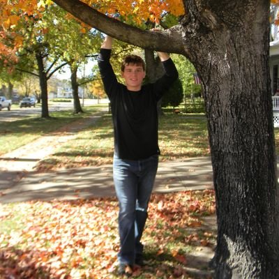 AwesomeRamesty's profile picture. Christian, '03. ❤ USA