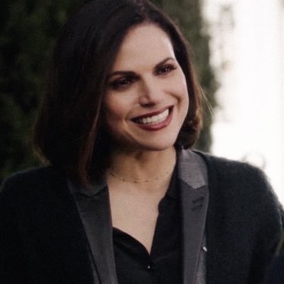 20🜲|𝐬𝐰𝐚𝐧𝐪𝐮𝐞𝐞𝐧| Regina Mills ( ´ ▽ ` ).｡ｏ♡