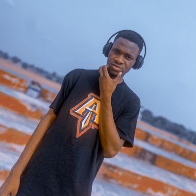 Allah first🙏🏿
family follow ❤
Introvert🔗
⚽United/cr7