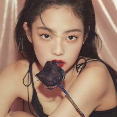 ⠀⠀ ⠀⠀ ⠀⠀The Aphrodite of terra, scutcheon of sanctity, incisive glances, crashing into your mind in one seconed. Gentlefolk lady, Jennie Kim the Cosmogyral.