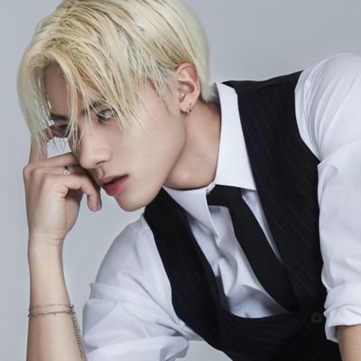 deobilandforeve's profile picture. 