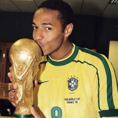 Akera_Plpl's profile picture. 