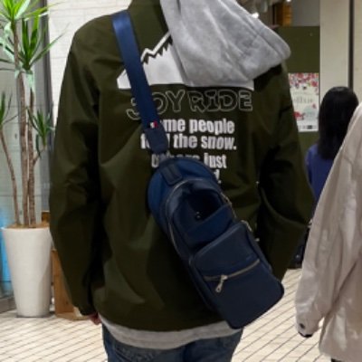 星座は獅子(しし)座、 血液型はＯ型、ローンだらけです。 趣味は写真撮影、最近興味があるのは仏教です。 
自分ではＯ型に似合わず気配り性格だと思います。 座右の銘は『やった人にだけノウハウがつき、スキルがつく』です。 今はアロマセラピスト をやっていますが、 気配り私にピッタリだと思っています。