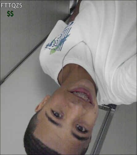 Prα voçê o meu sillêncýo ;&& se lligα nesse αviso ;                                de gentt fαllsα do meu llαdo ,, eu ñn precýso ! ♫♫ * (Ý)'