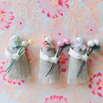 maisondefanfare's profile picture. 服飾雑貨制作/服作りの研究、野に咲いた花、空、大きな木の下、ラジオ、喫茶店と映画館、心を揺さぶる音楽と美術館の側に🌛日常のポストが多めです。