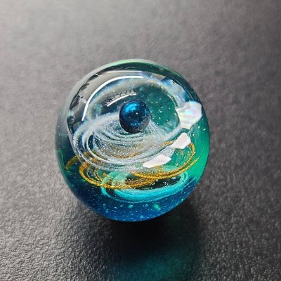 宇宙玉などのハンドメイドアクセサリーを販売しています。
お好きな色、デザインのオーダーもお受けいたしますのでお気軽にDMにてお問い合わせください。
めだか販売もしています。

Instagram　https://t.co/QrQ3SqSnPB…