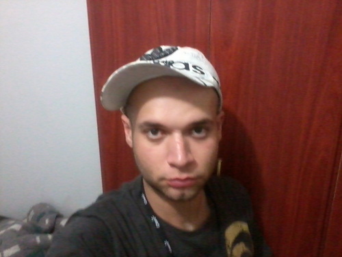 Adoro compartilhar oque estou vendo e pensando onde eu esteja.
Sigo todos que me seguem!!