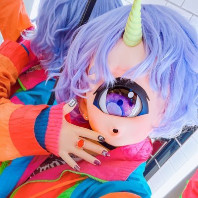 額にツノが生えてるラムネ🦄と青い髪のせつな🪐小沢団子さまが手がけた着ぐるみ面2人がいます #ちもさんフレンズ #毎月20日はツノの日 @ramune_tsuno