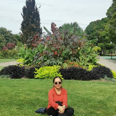 LauraZLo's profile picture.