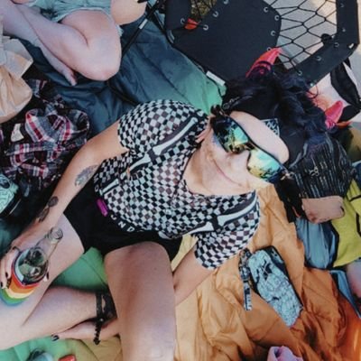 🌟 Chaotic Good 🌟 Artist ♊️ ( ͡❛ ᴗ ͡❛)🤙🏼 ENFP
❀Everything @FleetwoodMac / @RichardDashut related❀
☾She/They☽ / 🍓🍊🍌🍏🫐🍇
@PuddyOfficial ✼ @Spacestradamus