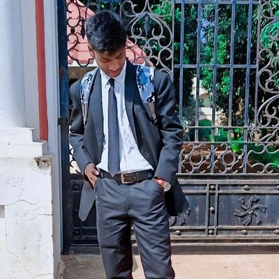 Contest Freak 🌐#NTWarmy
I love to participate in competitions✌🤩
Big fan of :#stufflistingsarmy 😍
Pursuing Law ⚖️👨🏻🎓