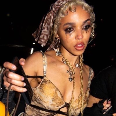 pinkflioyd's profile picture. 