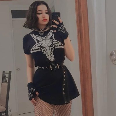 Siganme y los sigo
Me encanta la musica 
Soy 4T
Que se va a armar el viernes?
Me encanta el mitote
siganme..