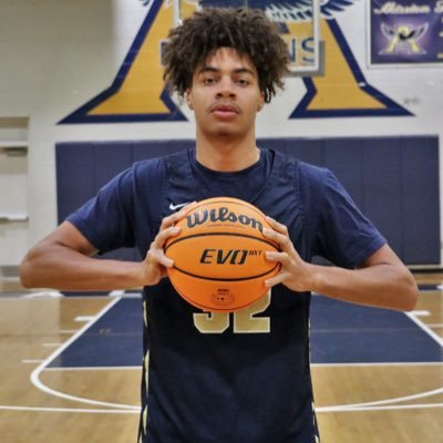 roenin_j's profile picture. 2024, 6’5 || Alonso High School || 3.7GPA || Westchase, FL ||