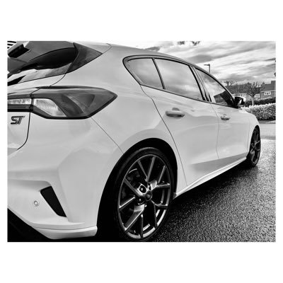 Colin_J_F's profile picture. An Irishman lost in Cheshire... New Cars, Old Cars, Racing Cars, Cars to go to the shop in!