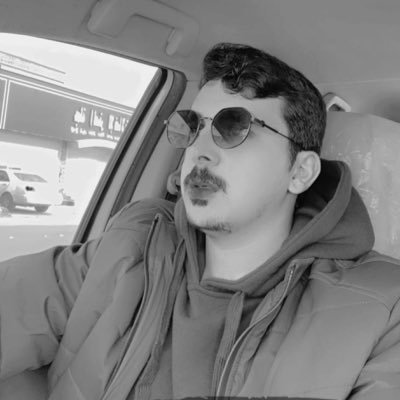 قد ماتَ قومٌ وما ماتَت ْمكارِمُهم وعاشَ قومٌ وهُم في الناسِ أمواتُ