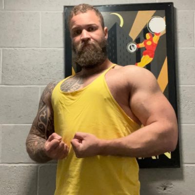 6’3 245lbs. Big soft bodybuilding goofball.