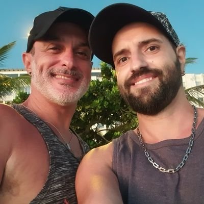 Casal gay da Zona Oeste do Rio sempre em busca de amizades e conversas agradáveis.