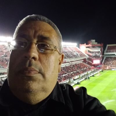 Idealista hincha y socio vitalicio del Club Atlético Independiente. Por una República con igualdad de oportunidades.