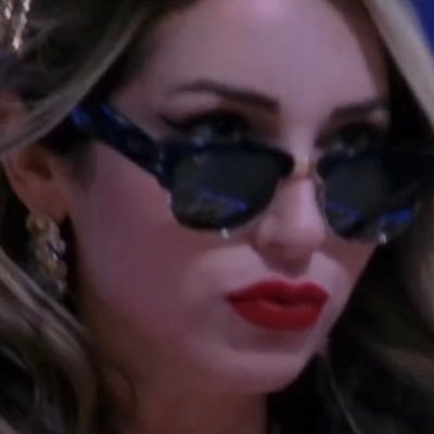 Brufcostas's profile picture. Não sei o que to fazendo aqui 🤷‍♀️ Ela/Dela