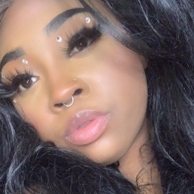 Many interest and fewer options, highly individualized, original and so put together. Creative Assistant, MUA, Actress Goodlife Brand Ambassdor