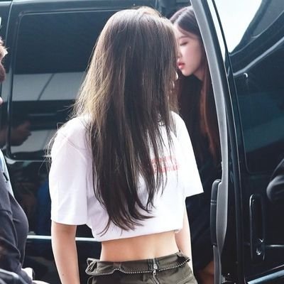 ashtonnhere's profile picture. for #JENNIE ♥️