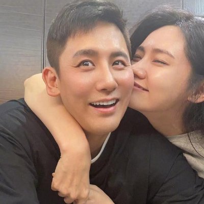 gunhngwi2's profile picture. 秋秋的忠实粉丝，关注秋秋，关注秋于夫妇。