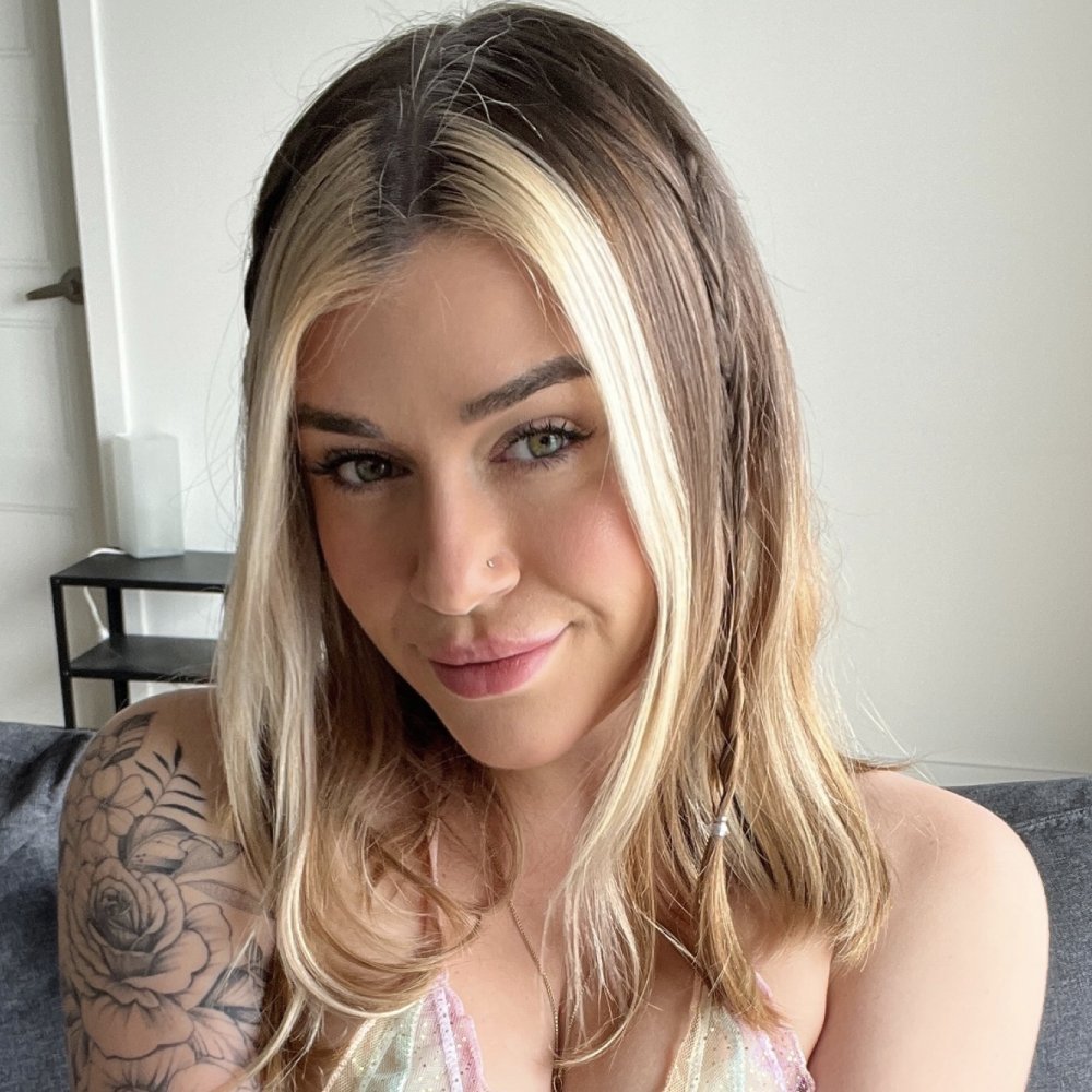 MaudeBa33247565's profile picture. a tattooed blondie 
Backup account, follow my main @MaudeBlondie