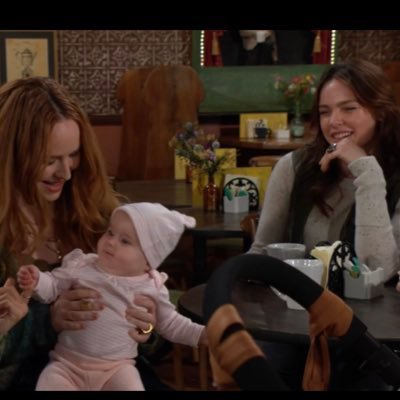 screencaps of teriah, their little family and camryn and cait pics🤍