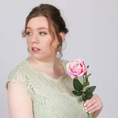 Classical crossover soprano, with a love for music, horror, and all things kawaii.
Possibly autistic.
My YouTube: https://t.co/esWO1qeKfm
#MJInnocent