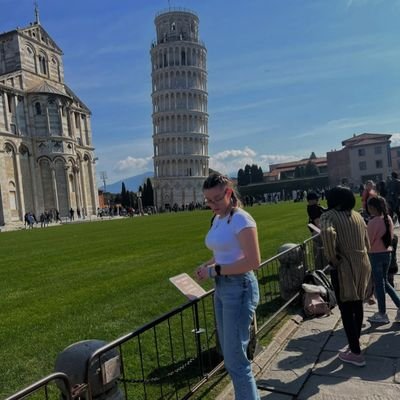 xneliah's profile picture. 