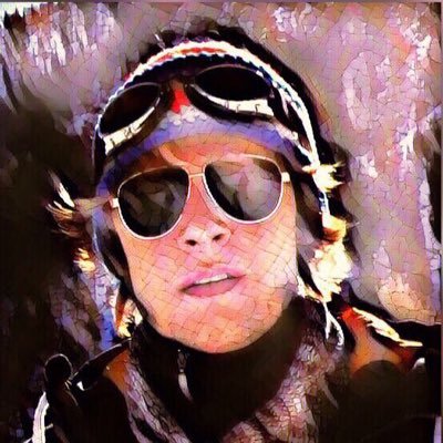 Hellmut_Sch's profile picture. Inquisitiver Anhänger der eigenverantwortlichen Investition. Crypto-Enthusiast, veve Fan und einer der letzten Jünger Gutenbergs.