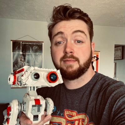 Just a guy who wishes he was grown in a tube on Kamino, and wannabe Star Wars Creator. Content writer for @SaberTheory.