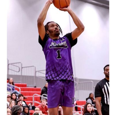 Professional Basketball Player For The Virginia Valley Vipers💜🖤