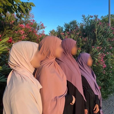 « Amj, l’art de révolutionner la mode islamique » 🛍 :Hijab l Abaya | Accessoires l Cadeau anonyme Insta : amj___boutique/Snap : amj_boutique TWITTER10 = -10%