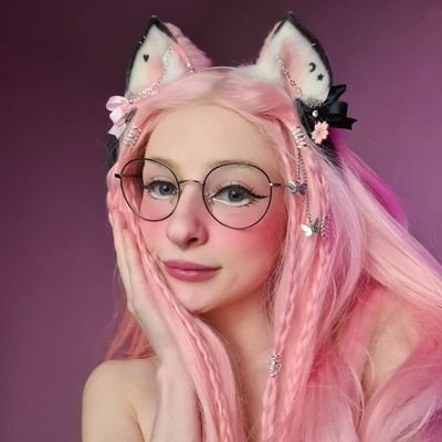 💓 Full time kitty & your local internet elf girl 💓 
Fansly  3 DAYS FREE ☁️ https://t.co/zagGsp4W9J