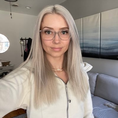 deslantz's profile picture. Dance Studio Owner/Instructor @desdancestudio