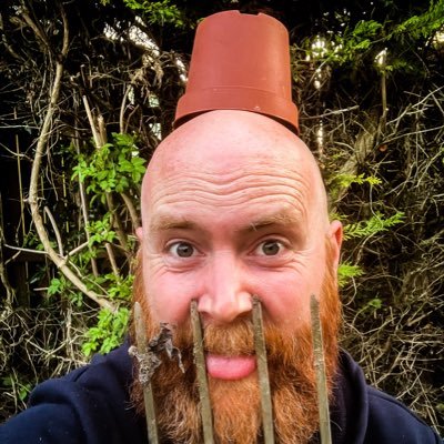 BaldGardening's profile picture. 🪴 I’m a bald man who likes gardening. My horticultural journey is diarised here for the reference of all green fingered folk, folkets and them folk🪴