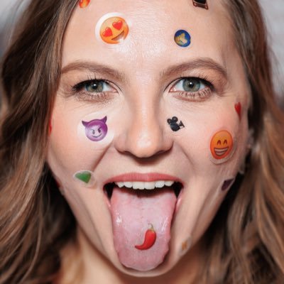 veshkour's profile picture. медиа, искусство, мода, шоу, викторины, юмор, тусовки, европейские языки, взаимопонимание и хороший коктейль меня могут заинтересовать.