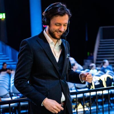 Alex Knight; he/him. #RLCS @RLEsports talent 🎮 UK Esports Streamer of The Year 2020 🏆 ½ @SubParButInHD  👨‍💼📧 @CodeRedEsport stumpy@coderedesports.com