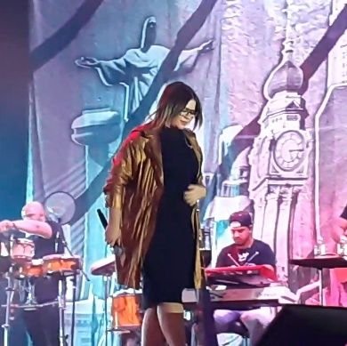 Ladies and gentleman 🍃 I'm still here guys and I know everything gadinha da Marília ♡ •
🗣️👑🌻