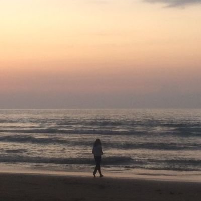 coffee_withmaee's profile picture. everyone leaves, and that's life.