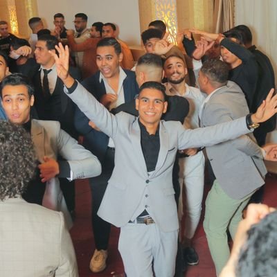 اوقات بحس اني ثابت .... انتو عايشين ف الماضي وانا معاه بتخانق